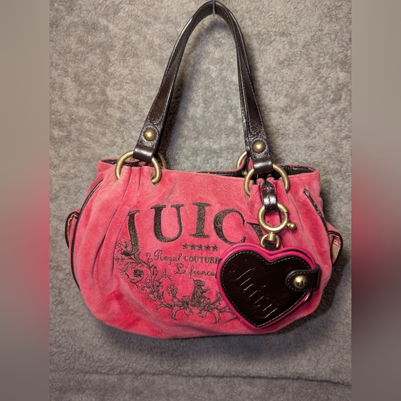 Juicy Couture Handbags - Vintage 2002 Juicy Couture Pink Velour Bag With Keychains Y2K Make Me An Offer ♥